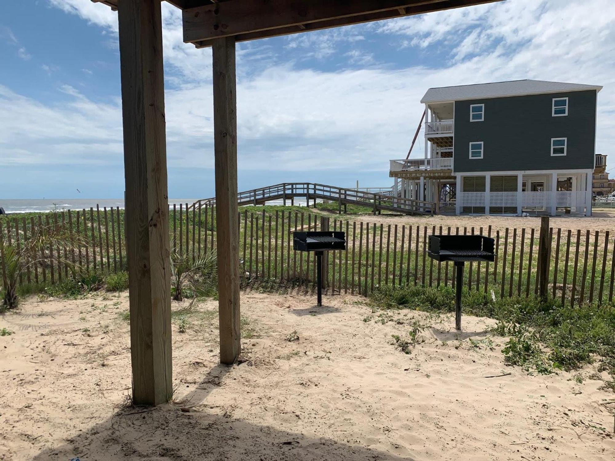 Unobstructed Oceanfront Sea Turtle Unit 2 Beach Pad! Surfside Beach Extérieur photo